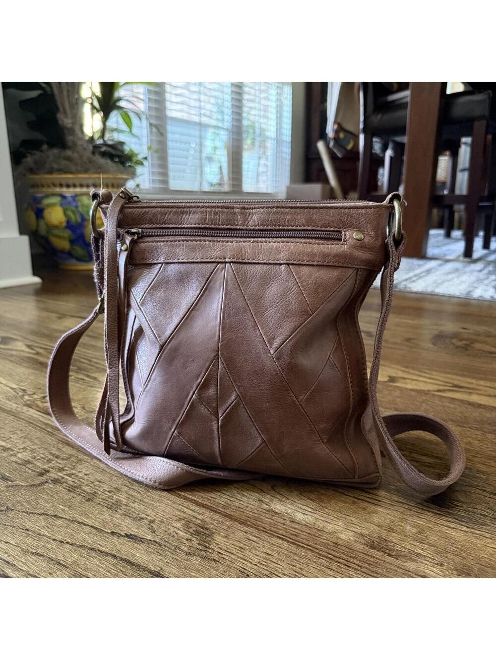 Lucky Brand Raya Leather Crossbody 🤎
